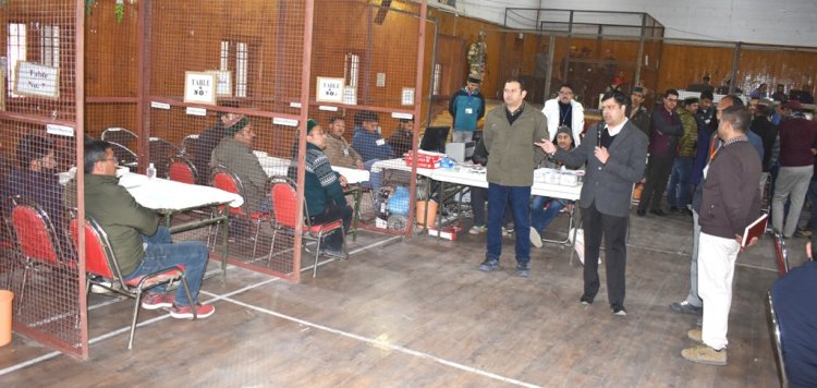 चुनाव मतगणना को लेकर बचत भवन रिकांग पिओ में आयोजित किया पूर्वाभ्यास