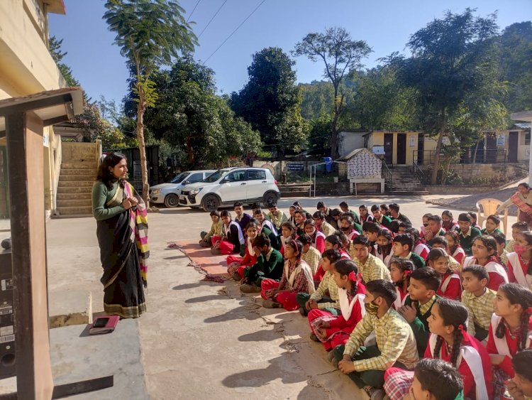 छात्रों को पढ़ाई के दौरान विज्ञान के क्षेत्र में नए अविष्कार करने चाहिए