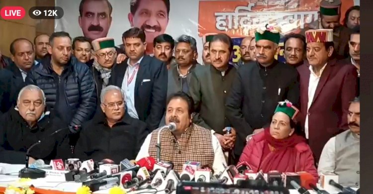कांग्रेस विधायक दल की बैठक में नहीं मुख्यमंत्री का फैसला, अब लड़ाई दिल्ली में