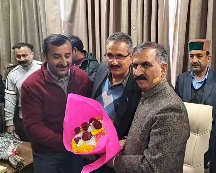 हि .प्र .स्कूल प्रवक्ता संघ के प्रतिनिध मण्डल ने मुख्य मंत्री से मुलाकात की