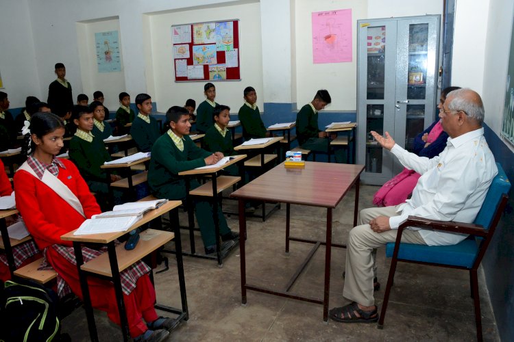 राज्यपाल ने विद्यार्थियों से किया संवाद