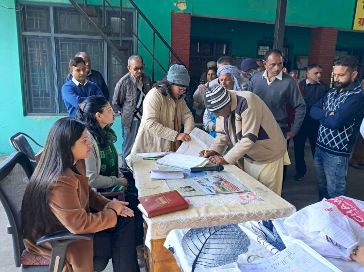 ’नाहन उप-मंडल के त्रिलोकपुर में ‘‘प्रशासन गाँव की ओर’’ शिविर आयोजित’