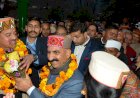 मुख्यमंत्री का मनाली पहुंचने पर गर्मजोशी के साथ स्वागत किया गया