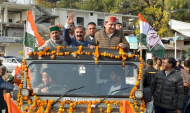 -भारी जनादेश के लिए कांगड़ा के लोगों का आभारी: मुख्यमंत्री  धर्मशाला पहुंचने पर मुख्यमंत्री का भव्य स्वागत किया