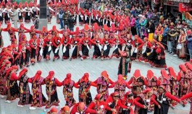 मनाली विंटर कार्निवाल के दूसरे दिन मालरोड पर महिलाओं ने डाली महानाटी