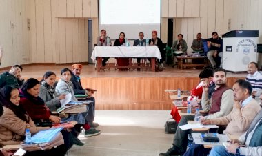 जिला परिषद की त्रैमासिक बैठक आयोजित  विभिन्न विभागों से सम्बन्धित नए व पुराने मुद्दों पर विस्तृत चर्चा