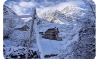 हिमाचल के कई क्षेत्रों में ब्लैकआउट , सूबे में 245 सड़कों पर यातायात अवरुद्ध, 623 बिजली ट्रांसफार्मर ठप