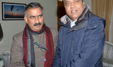 मुख्यमंत्री से जय राम ठाकुर ने भेंट की