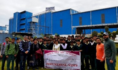 बंनकला स्कुल के विद्यार्थियों ने किया औद्योगिक भ्रमण