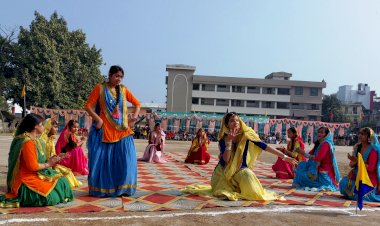 ऊना में हर्षोउल्लास से मनाया गया जिला स्तरीय गणतंत्र दिवस  उप-मुख्यमंत्री मुकेश अग्निहोत्री ने किया ध्वजारोहण