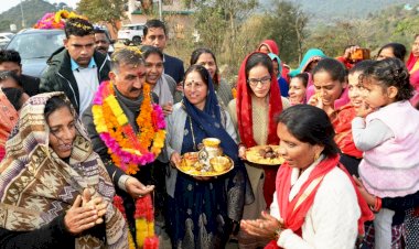 जनता के दिल में सीधे उतर रही मुख्यमंत्री ठाकुर सुखविंदर सिंह सुक्खू की सादगी