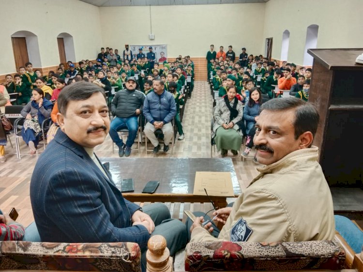 परीक्षा पर चर्चा का फोकस तनाव मुक्त एग्जाम : कश्यप • प्रदेश भर में आयोजित हुए आहट एंड पेंटिंग कंपटीशन