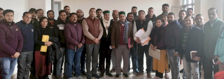 जनसमस्याओं को प्राथमिकता पर निपटाएं अधिकारी, ध्यान रखें...लोगों को न लगाने पड़ें ऑफिसों के चक्कर - केवल पठानिया