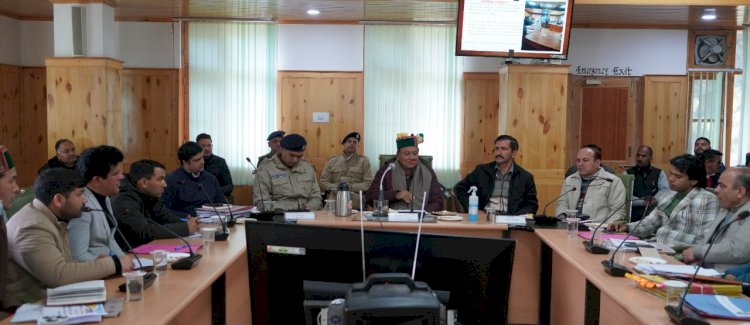 विकास कार्यों को प्राथमिकता के आधार पर समयबद्ध पूर्ण करना सुनिश्चित करें अधिकारी - जगत सिंह नेगी कैबिनेट मंत्री ने जिला स्तरीय अधिकारियों की बैठक की अध्यक्षता की