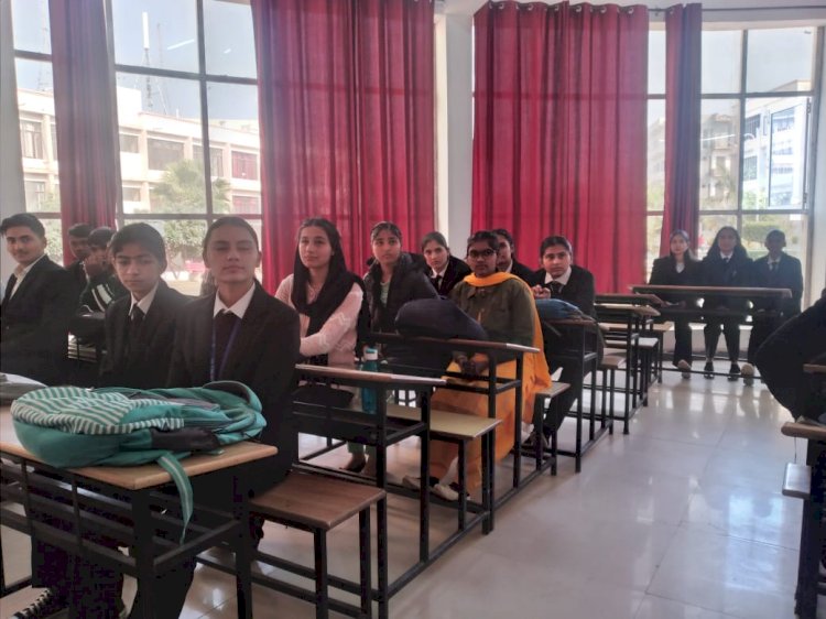 नेता जी के मूल्यों और सिद्धांतों पर हुई चर्चा -हिमाचल प्रदेश कॉलेज ऑफ लॉए काला अंब सुभाष चंद्र बोस की जयंती मनाई।