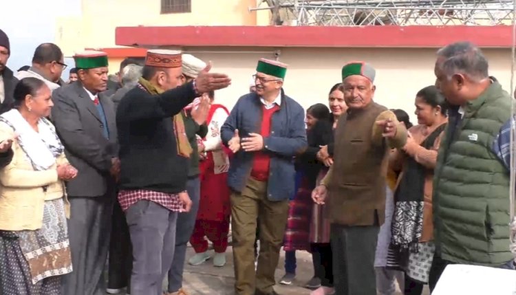 पूर्ण राजयत्व दिवस पर कांग्रेस भवन में फहराया तिरंगा विधायक अजय सोलंकी ने किया ध्वजारोहण