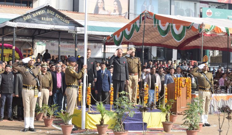 ग्रामीण व दूरवर्ती क्षेत्रां में भरेंगे शिक्षकों के खाली पद-हर्षवर्धन चौहान नाहन चौगान में उद्योग मंत्री ने फहराया तिरंगा, मार्च पास्ट की ली सलामी