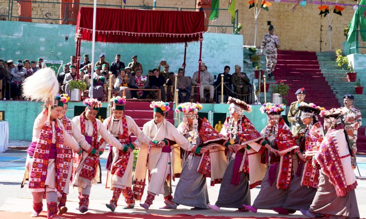 कैबिनेट मंत्री जगत सिंह नेगी ने फहराया तिरंगा, ली भव्य परेड की सलामी