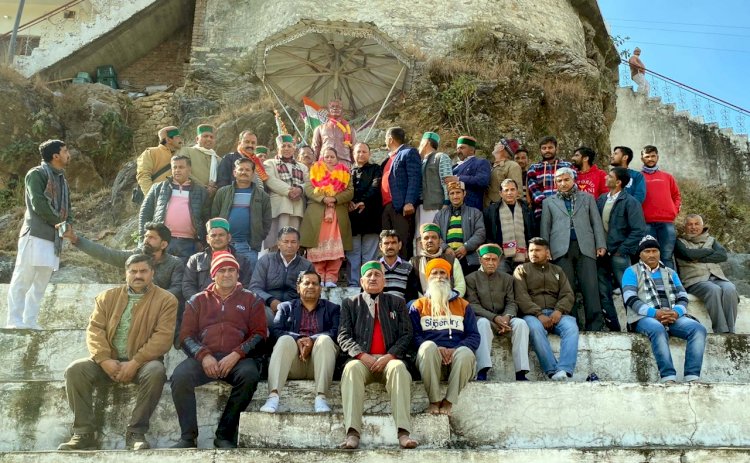 परमार की जन्मस्थली चनालग से किया हाथ से हाथ जोड़ो यात्रा का शुभारंभ
