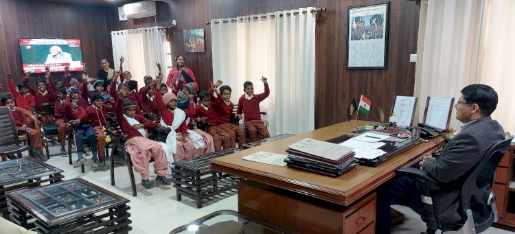 प्रवासी बच्चों ने उपायुक्त, पुलिस व न्यायपालिका कार्यालयों का किया भ्रमण
