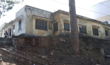 तहसीलदार कोर्ट कंपलेक्स का निर्माण कार्य 1 साल से अटका  -जिला प्रशासन ने कर दिया था टैंडर अवार्ड