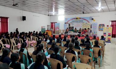 छात्राओं को स्वच्छता के लिए किया जागरूक