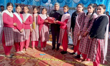 शिक्षा में गुणवत्ता लाना प्रदेश सरकार की प्राथमिकता : नीरज नैय्यर  वार्षिक पारितोषिक वितरण समारोह में नवाजे होनहार