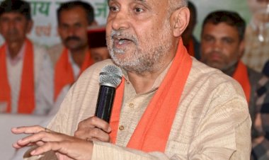 कांग्रेस पार्टी को यह याद रखना चाहिए कि किस तरह से पूर्व प्रधानमंत्री श्रीमती इंदिरा गाँधी ने खुद बीबीसी पर प्रतिबन्ध लगाया था : खन्ना