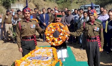 पैतृक गांव सलौणी में पूरे सैन्य सम्मान के साथ किया गया राजकुमार का अंतिम संस्कार