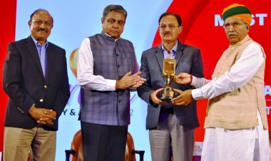 हिमाचल प्रदेश पर्यटन क्षेत्र में देशभर में अव्वल उद्योग मंत्री ने नई दिल्ली में प्राप्त  किए  तीन पुरस्कार