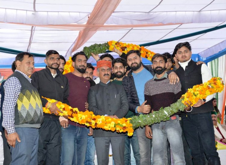 अप्रैल माह में किया जाएगा हमीरपुर चिकित्सा महाविद्यालय का लोकार्पणः मुख्यमंत्री