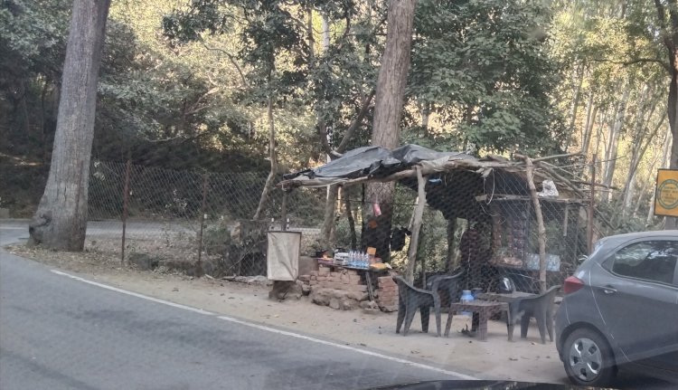 हाईकोर्ट के आदेशों के बावजूद..... नेशनल हाईवे- 07 देहरादून-चंडीगढ पर अवैध कब्जों की भरमार कई जगह दुकाने खोखे वजूद में आए