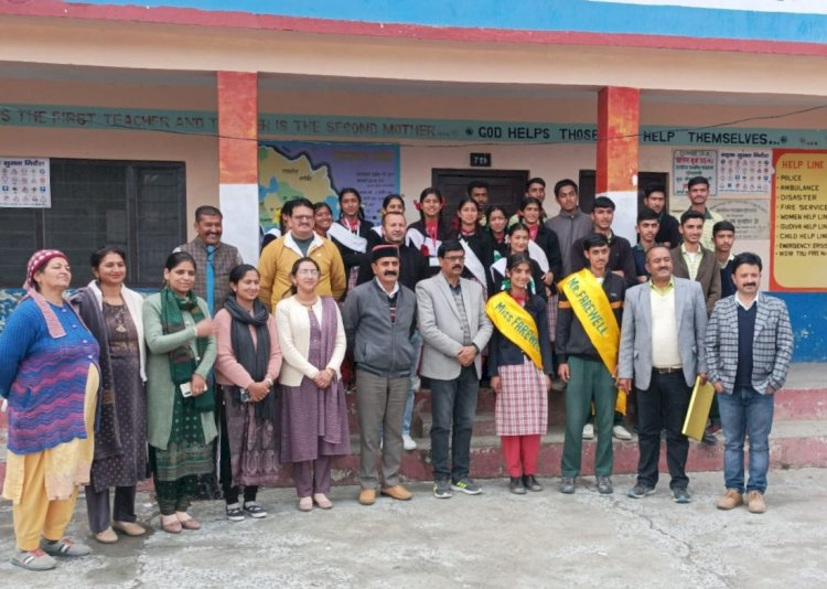 तुषार मिस्टर व आस्था बनी मिस फेयरवेल -जमा दो स्कुल छोगटाली में  विदाई पार्टी का आयोजन