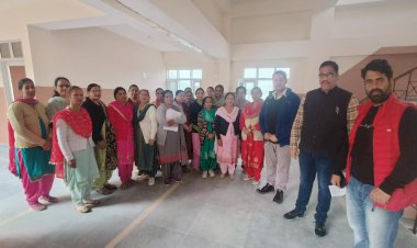 महिलाओं को नशे का विरोध करने के लिए किया प्रेरित