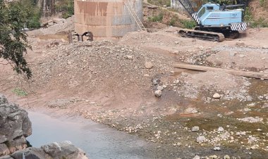 परकोलेशन वैल से ग्रामीणों को उपलब्ध होगा रोजाना हजारों लीटर शुद्ध पेयजल  जल शक्ति विभाग द्वारा बिक्र मबाग पंचायत में क्षेत्र में मारकंडा नदी में 7 परकोलेशन वैलों निर्माण जारी