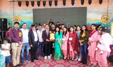 बेबी शो का आयोजन  राष्ट्र स्तरीय होली महोत्सव सुजानपुर में