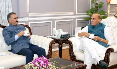 मुख्यमंत्री ने केन्द्रीय रक्षा मंत्री से की भेंट