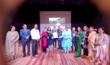 राजकीय केंद्रीय प्राथमिक पाठशाला पुरानी मंडी जिला स्तरी एसएमसी में सवेश्रेष्ठ प्रदर्शन के लिए सम्मानित बेहतरीन प्रदर्शन के लिए 15000 रूपये प्रोत्साहन राशि प्रदान