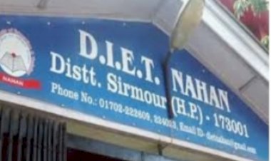 स्कूलों में चल रही है परीक्षा और डाइट ने बुला लिए 200 शिक्षक दिया ट्रेनिंग का बुलावा   - 21 मार्च से 25 मार्च तक पांच दिवसीय ट्रेनिंग का शेड्यूल किया जारी