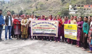 जिला बाल सरंक्षण इकाई सिरमौर द्वारा  आंगनबाड़ी कार्यकर्ताओं  को  बाल संरक्षण की दी जानकारी