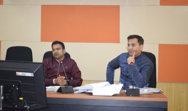विकास परियोजनाओं को गति देने के लिए विभागों में हो बेहतर तालमेल - डॉ. निपुण जिंदल डीसी ने ली जिला स्तरीय समन्वय समिति की बैठक