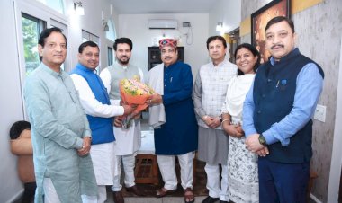 सड़कें हिमाचल की जीवनरेखा, नये प्रोजेक्टों की जल्द मंज़ूरी के लिए आशान्वित : अनुराग सिंह ठाकुर ........ अनुराग ठाकुर के नेतृत्व में हिमाचल के सांसदों ने सड़क परिवहन मंत्री  नितिन गडकरी से मुलाकात कर नये प्रोजेक्टों के जल्द मंज़ूरी की माँग की