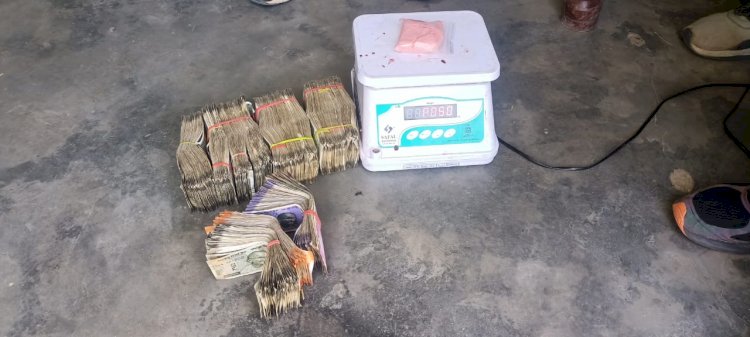 पुलिस ने स्मैक तस्कर दबोचा, 50 ग्राम हैरोइन समेत 10.86.900 लाख की नकदी भी बरामद की