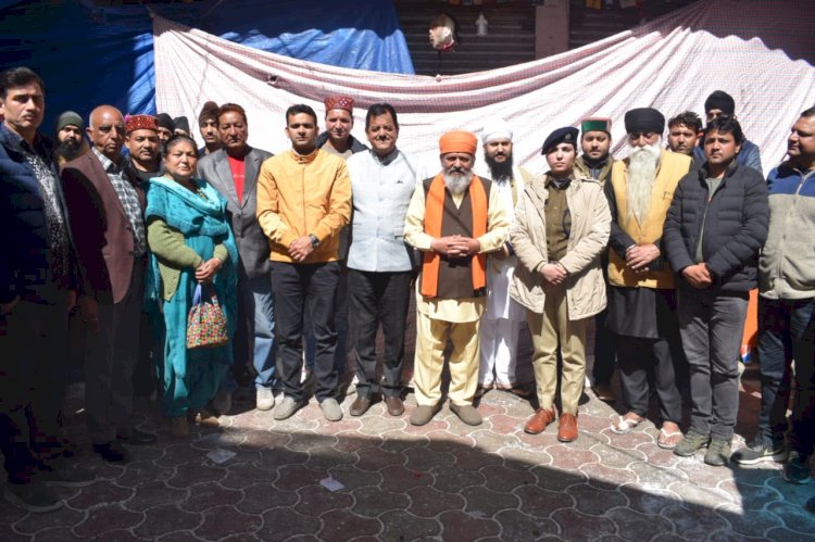 सुंदर सिंह ठाकुर के अध्यक्षता में ग्राम पंचायत मणिकर्ण व गुरुद्वारा साहिब मणिकर्ण के प्रतिनिधियों की बैठक
