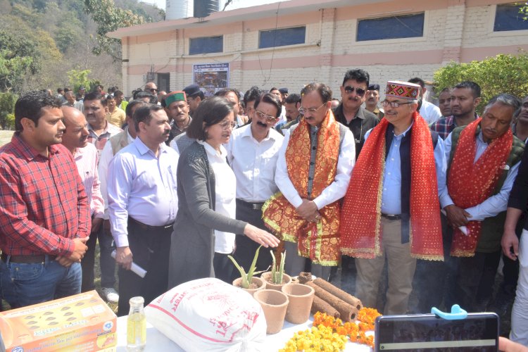 पशुधन का ग्रामीण आर्थिकी में बहुत बड़ा योगदान-हर्षवर्धन चौहान गाय का दूध 80 रुपये तथा भैंस का दूध 100 रुपये किलो खरीदेगी प्रदेश सरकार