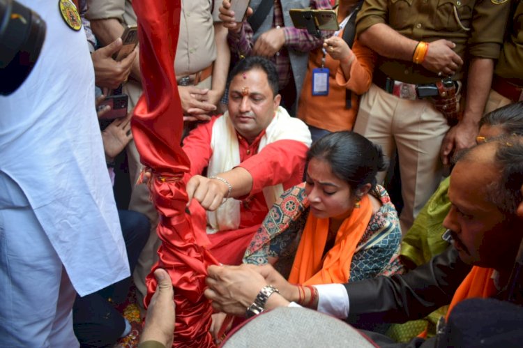 जिलाधीश ने दियोटसिद्ध में पूजा-अर्चना और झंडा रस्म के साथ किया चैत्र मास मेलों का उदघाटन