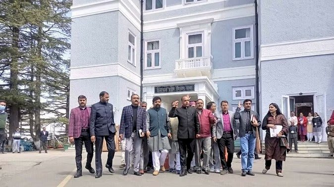विधायक क्षेत्र विकास निधि रोकने पर हंगामा , बजट सत्र से भाजपा का वॉकआउट