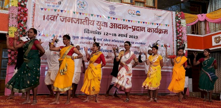 भारत में आदिवासी समुदाय की जनसँख्या 8. 9% है जो की भारत की पूरी जनसँख्या का 10.4 करोड़ : कश्यप