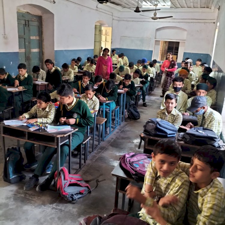नारा लेखन में प्रथम पुरस्कार आयुष,अमन व नैतिक ने बाजी मारी...... शमशेर स्कु ल में विश्व जल दिवस मनाया