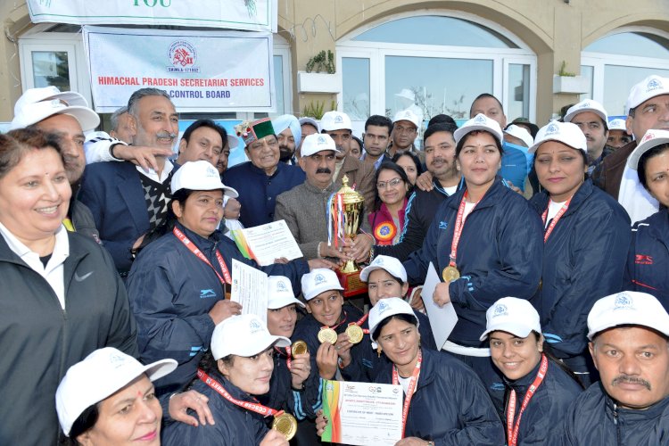 मुख्यमंत्री ने बालिका आश्रम में मनाया अपना जन्मदिवस